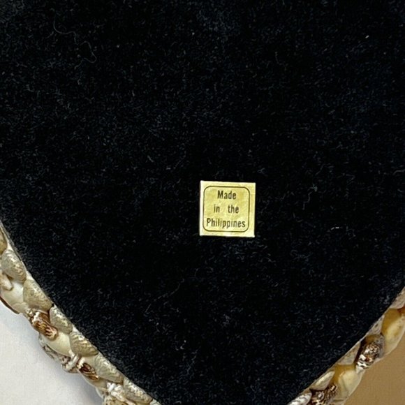 Vintage Handmade Art Heart Shape Ocean Seashell Decor Trinket Jewelry - Picture 6 of 12